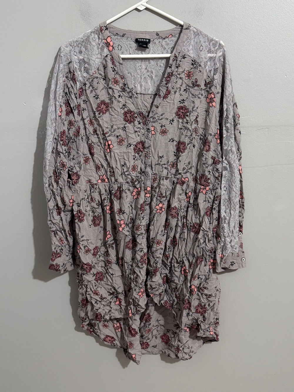 Torrid Blouse Womens 3X Gray Floral Lace Long Sleeve Button Front Boho Tunic - Picture 2 of 10
